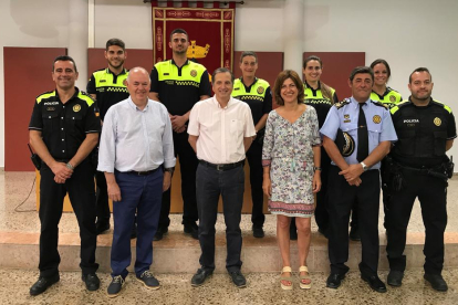 Imagen del acto de posesión del cargo de los cinco nuevos agentes de la Policía Local de Vandellòs I l'Hospitalet.
