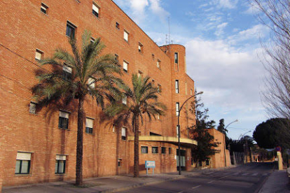 El centro sociosanitario Monterols de Reus, que pertenece al grupo Pere Mata, suma 50 casos de Covid-19, 18 de ellos profesionales que trabajan en este centro.