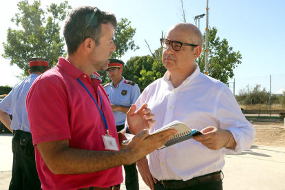 El presidente de la Audiencia de Tarragona, Javier Hernández, al Centro de Mando del incendio forestal de la Ribera d'Ebre.