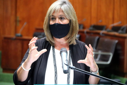 Imatge de l'alcaldessa de l'Hospitalet, Núria Marín, en roda de premsa.
