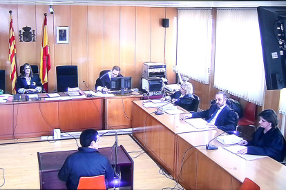 Captura de pantalla de la declaración del acusado del crimen de Cambrils durante el juicio en la Audiencia de Tarragona.
