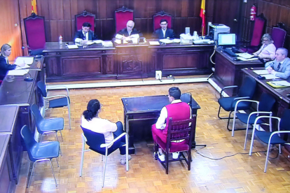 Captura de pantalla del acusado de violar y retener a una mujer en Tarragona, declarando en la Audiencia de Tarragona.