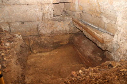 Restes arqueològiques romanes que l'Ajuntament excava a l'immoble del carrer Civaderia.