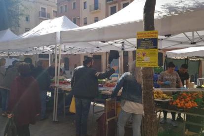 Una de les paredes protegides amb plàstic.