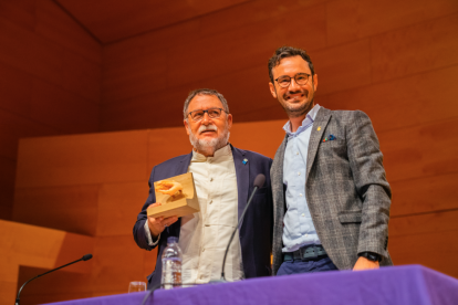 El pregoner, el doctor Martí Boadi, ahir en l'Auditori Josep Carreras de Vila-seca.