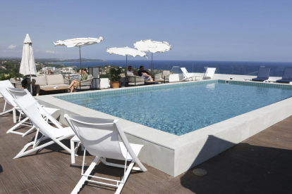 Les vistes del mar, de la ciutat i de bona part del Camp de Tarragona  des de la planta sisena de l'hotel són espectaculars.