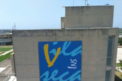 Imatge de la façana de l'Institut Vila-seca.