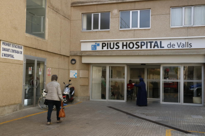 Imatge d'arxiu del 12 de març del Pius Hospital de Valls, on també s'atenen pacients de COVID-19.