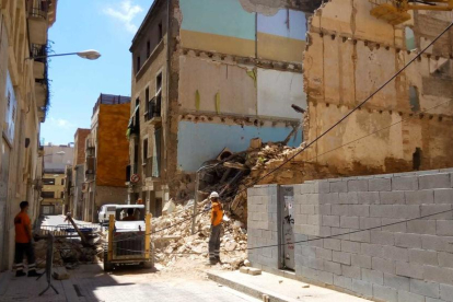 Imatge de l'edifici esfondrat al barri del Carme