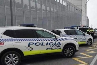 La Policía Local de Málaga acudió al domicilio dela vística después de ver el vídeo en directo.