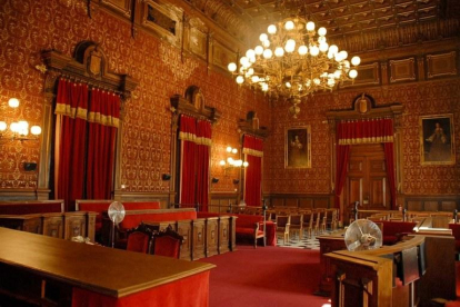 Imagen de archivo del Salón de Plenos del Ayuntamiento de Tarragona.