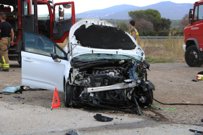 Uno de los dos vehículos implicados en un accidente mortal en el Pla de Santa Maria el pasado mes de septiembre.