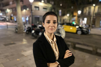 La escritora y periodista Gemma Ruiz trabaja a los Servicios Informativos de Televisión de Cataluña