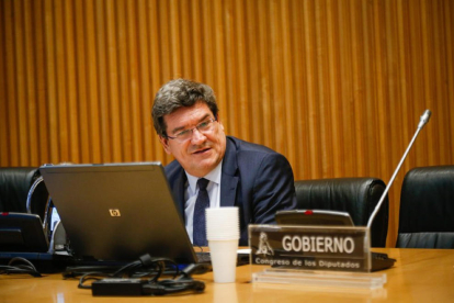 El ministre d'Inclusió, Seguretat Social i Migracions, José Luis Escrivá, durant la compareixença a la comissió de Treball del Congrés el 15 d'abril del 2020