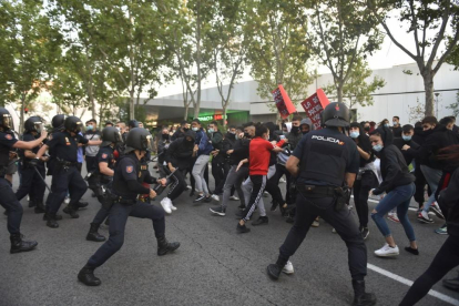 Càrrega policial al districte de Vallecas.