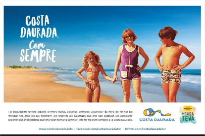 Imagen promocional de la Costa Daurada, con una madre y dos niños en la playa, de estilo 'vintage', con el eslogan «Como siempre».