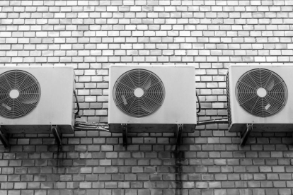 Imatge d'arxiu de diversos aparells d'aire condicionat.