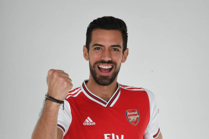 Pablo Marí con la camiseta del Arsenal.