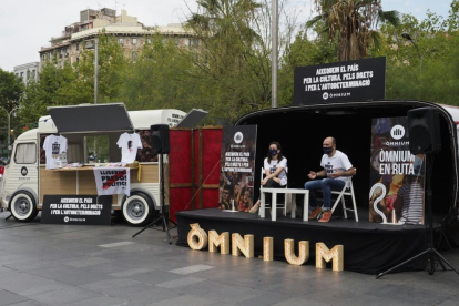 Presentació de la campanya estiuenca d'Òmnium.