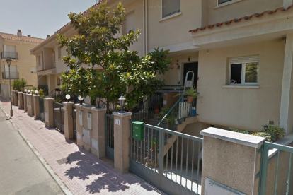 La pareja vive en una casa de la calle Lluís Companys.