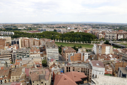 Vista general de la ciutat de Lleida des de la Seu Vella. I