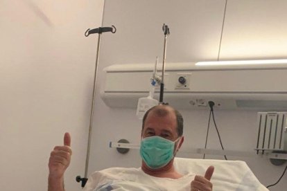 L'Albert Vilaseca durant la seva estada d'una nit a l'hospital amb problemes respiratoris.