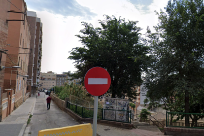 Los hechos pasaron en la calle Caputxins de Tarragona.