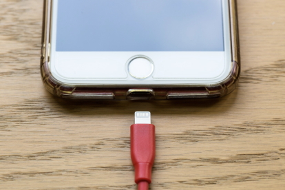 Imagen de la conexión Lightning que incorporan los iPhone.