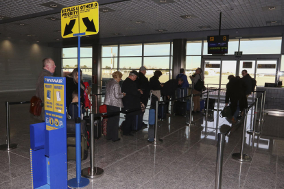 Una imatge d'arxiu de passatgers de Ryanair a Reus.