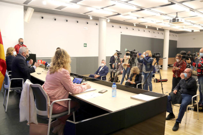 Roda de premsa sobre les noves mesures del Procicat amb representants del Govern i els alcaldes de Tortosa, Amposta i Roquetes.