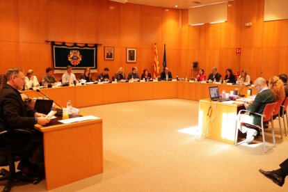 Imagen del pleno de presupuesto en el Ayuntamiento de Cambrils.