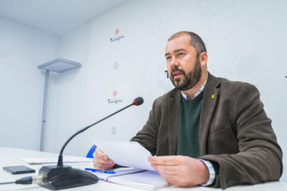 Imatge del conseller de Territori de Tarragona, Xavier Puig, durant la roda de premsa.