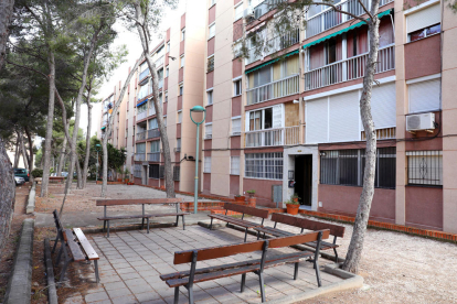 Imagen de la zona de Interblocs, donde se concentran la mayoría de pisos ocupados en Sant Salvador.