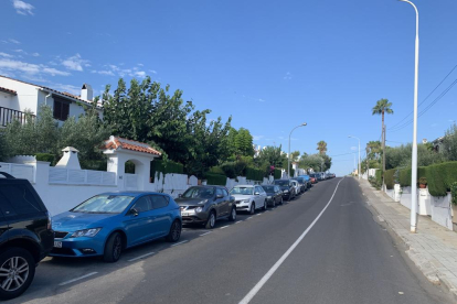 El carrer Vallespir és un dels més transitats de la zona de la platja de Roda de Berà.