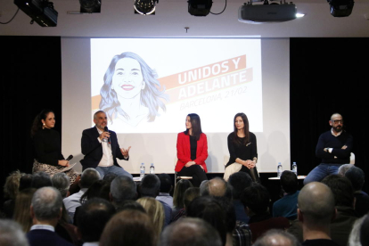 Pla general de Carlos Carrizosa, Inés Arrimadas, Lorena Roldán i Jordi Cañas en un acte del 21 de febrer de 2020.