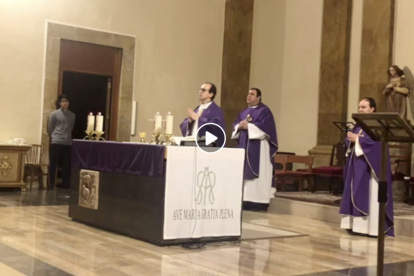 Imagen de la emisión de una misa desde Sant Francesc a través de Facebook.