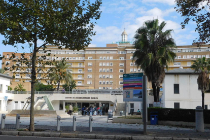 El pacient està ingressat a l'hospital Virgen del Rocío de Sevilla.