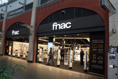 Imatge d'arxiu de l'exterior d'una botiga de la companyia FNAC.