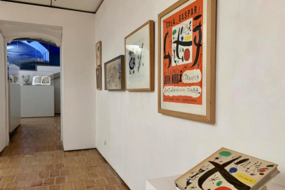 Plano general de la exposición 'Perucho-Miró. La Fundació Miró al Vendrell'? instaurada en la Fundación Apel·les Fenosa.