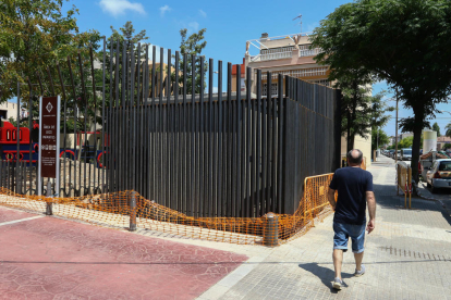 El nuevo transformador ya está ubicado en la plaza del Rincón del Abuelo pero todavía no se encuentra operativo.