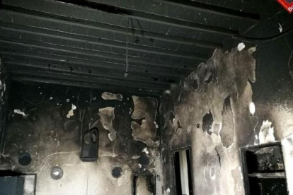 Una persona ha mort en un incendi declarat a primera hora del matí d'aquest dissabte en un habitatge unifamiliar del municipi alacantí de Tàrbena