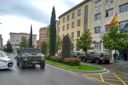 El ejército llegando a la Comisaría de la Policía Nacional de Reus