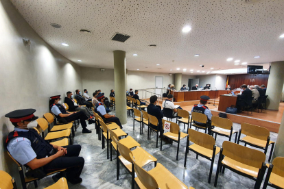 Plano general de la Sala de la Audiencia de Lleida en el juicio por tráfico de drogas.