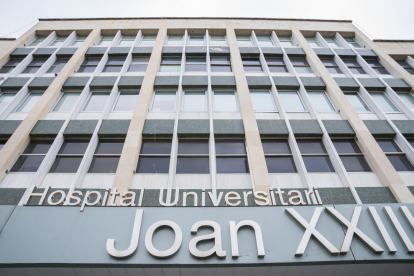 La façana de l'Hospital Joan XXIII.