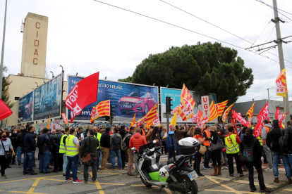 Protesta d'aquest 10 de maig de 2021 davant l'empresa Cidac de Cornellà de Llobregat.