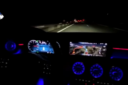 Captura de pantalla del video del conductor donde sobrepasa los 200km/h.