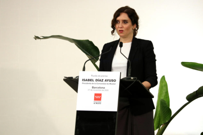 La presidenta de la comunidad de Madrid, Isabel Ayuso, en una rueda de prensa.