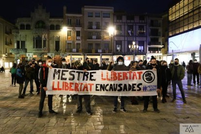 Imatge de la protesta a la plaça Mercadal.