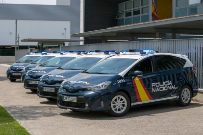 Imagen de archivo de varios vehículos de la Policía Nacional.