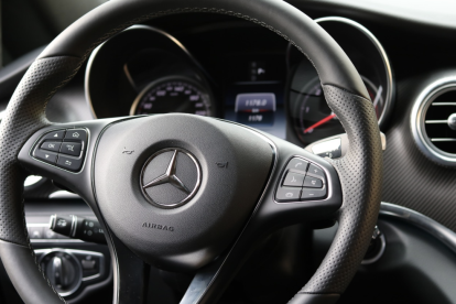 La principal marca comercial de Daimler es Mercedes-Benz.